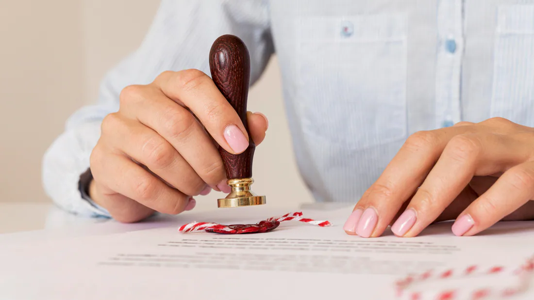 Beëdigde diplomavertaling met stempel en handtekening — Ecrivus International
