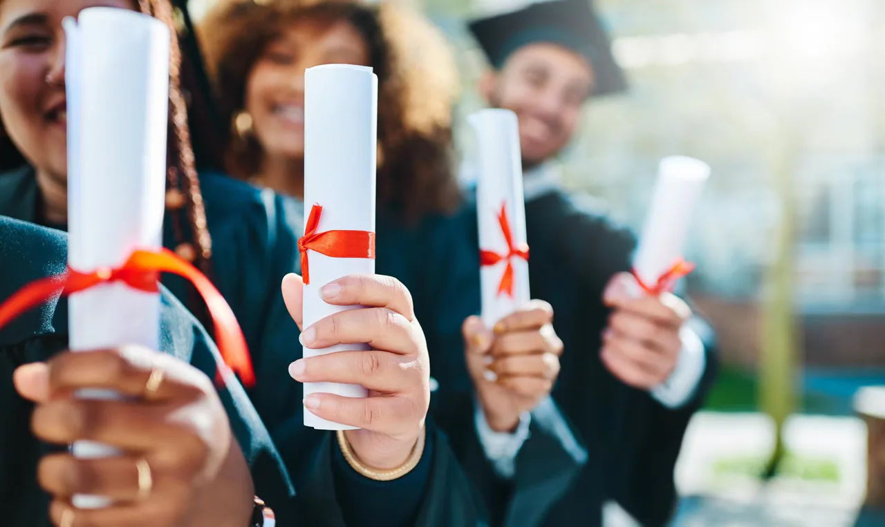 Buitenlandse studiegids voor toelating in Nederland — beëdigde vertaling door Ecrivus International